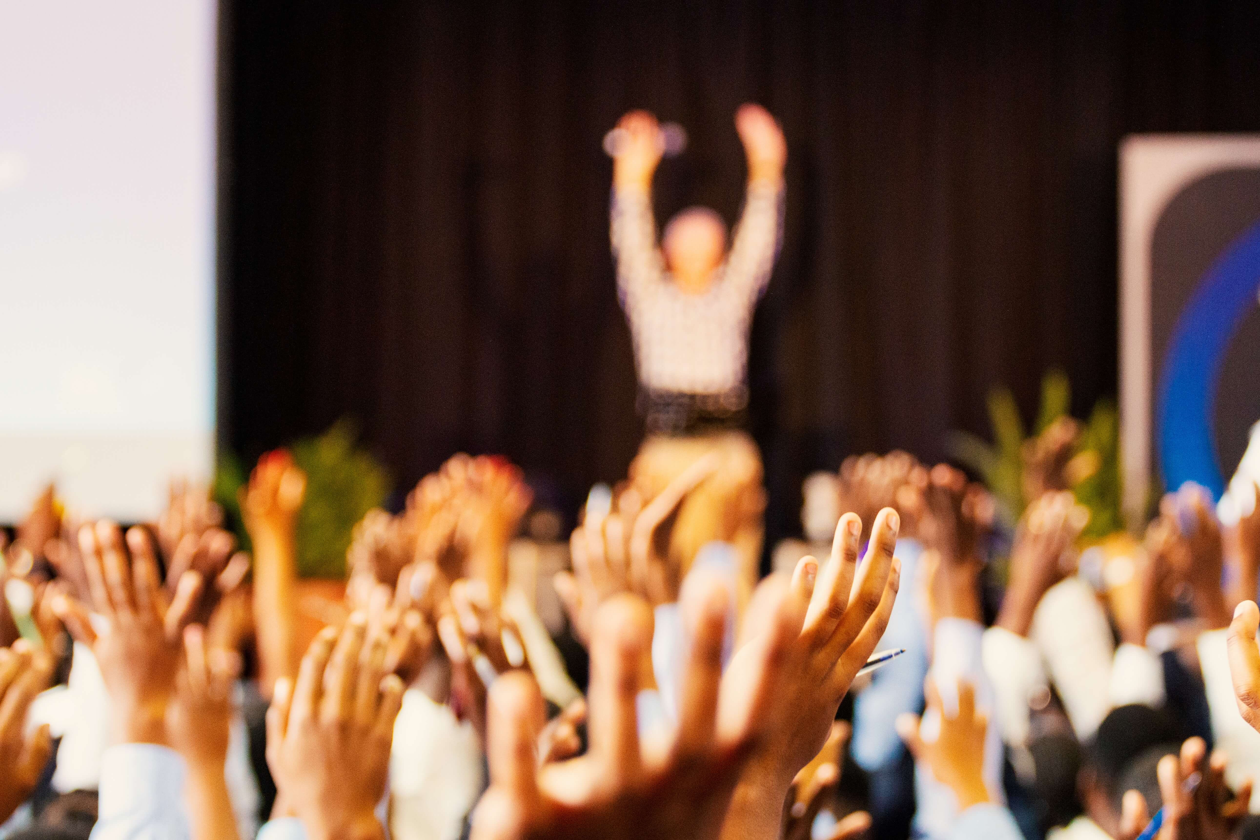 jaime-lopes-1371774-unsplash (1) the 5 benefits for hiring a keynote speaker for your corporate event